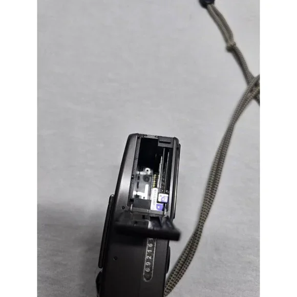 Konica Digital Revio KD-500Z Camera 5.0MP- No Battery Or Charger- AS IS - Picture 12 of 13